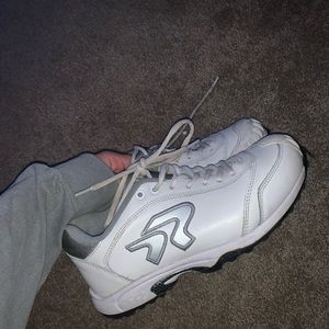 White indoor softball pitching shoe size 8.5